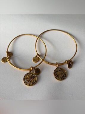 Alex & Ani Gold Tone Sister & Daughter Charm Bangle Bracelet Set